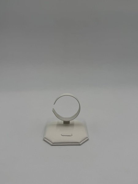 ستاند اساور