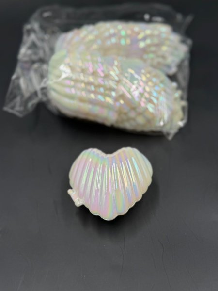 توزيعات صدفه شكل قلب